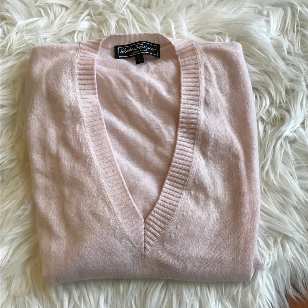 Pink half-sleeve v-neck Ferragamo knit